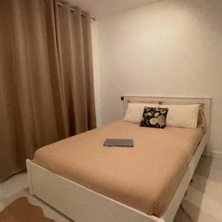 Holiday home Maison Prairie En Fleurs Le Perray-en-Yvelines